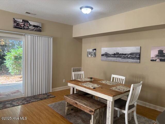 100 Lighthouse Lane, Unit C1 Cedar Point, NC 28584 - Photo 9 of 19 Dining