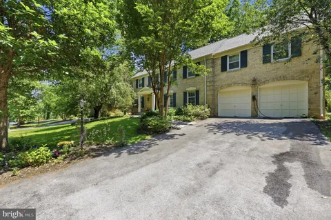 $1,375,000 | 9004 Copenhaver Drive, Potomac, MD 20854