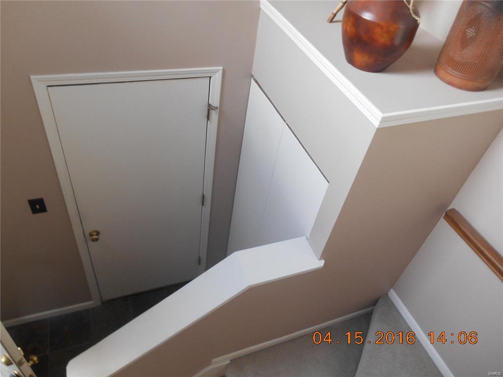 607 Pine Ridge Trails Court, Unit B Ballwin, MO 63021 - Photo 3 of 15 Gallery Image 3