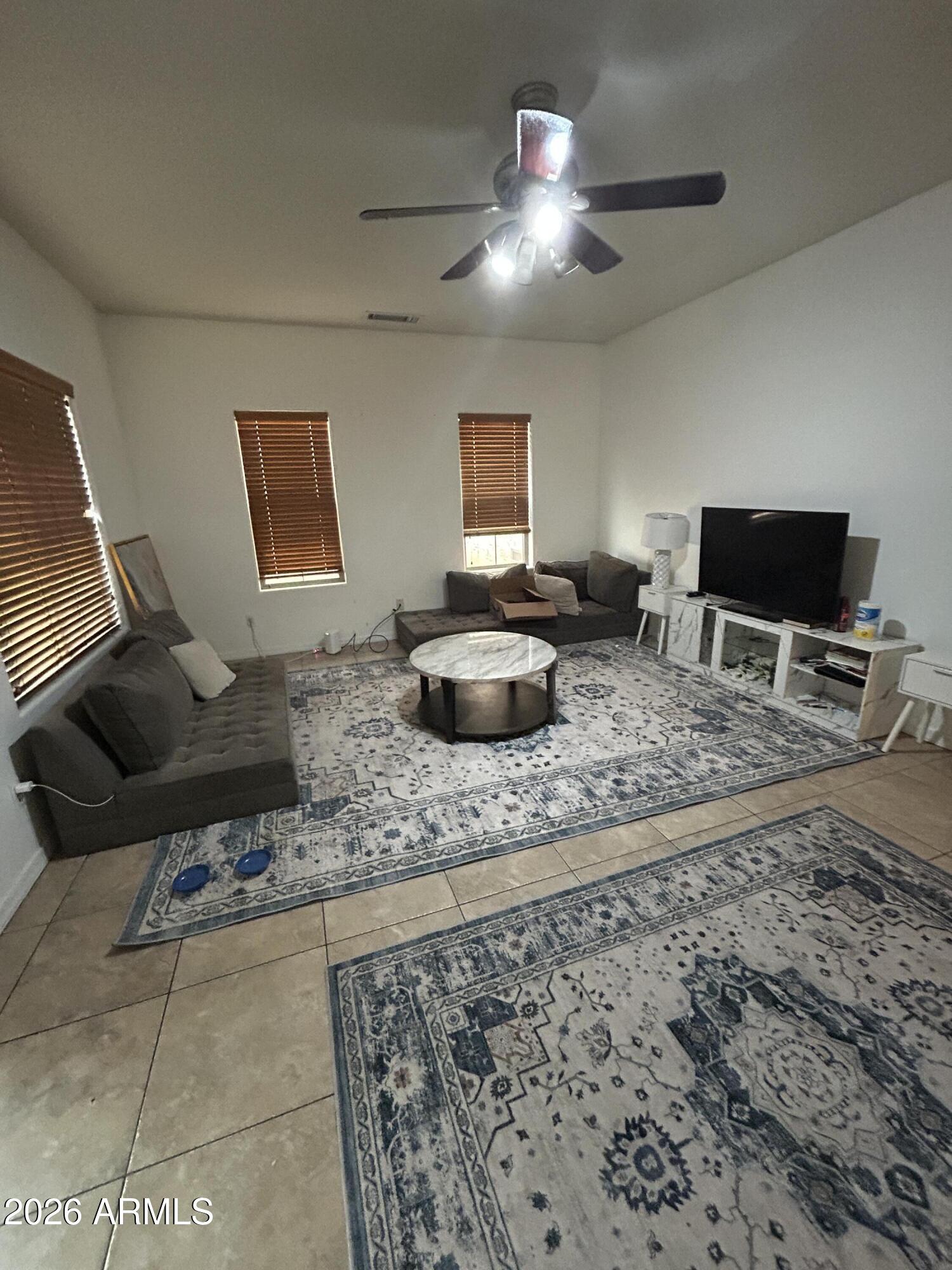 1936 West Davis Road Phoenix, AZ 85023 - Photo 6 of 18 IMG_0963