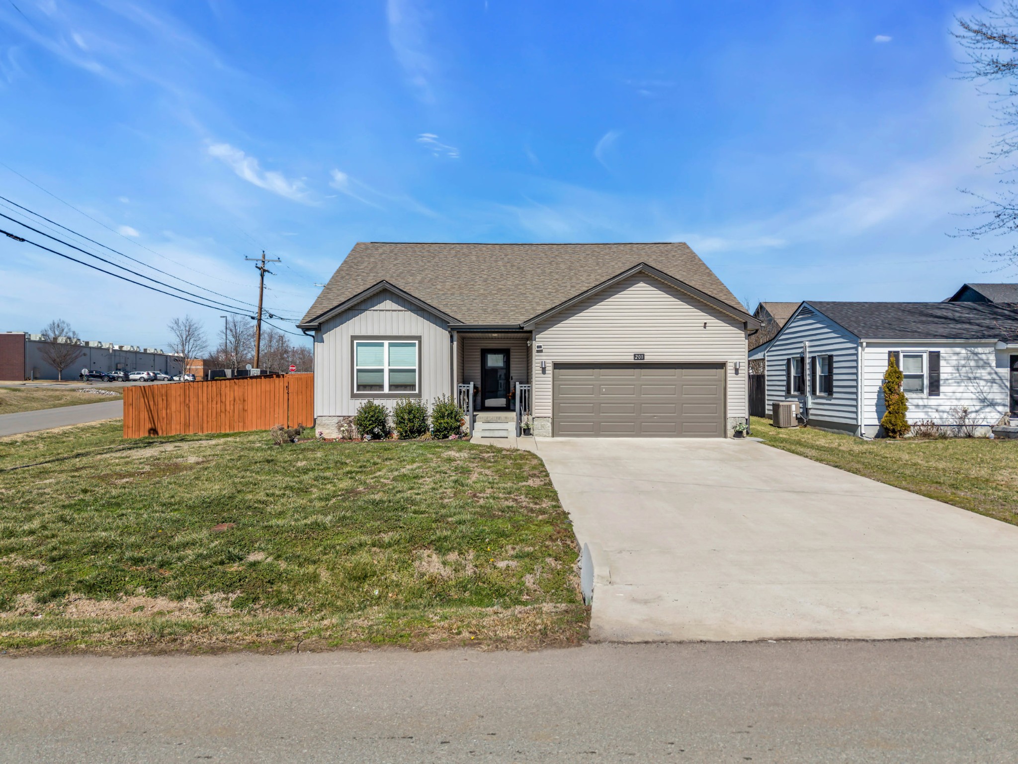 201 Burch Road Clarksville, TN 37042 - Photo 4 of 36