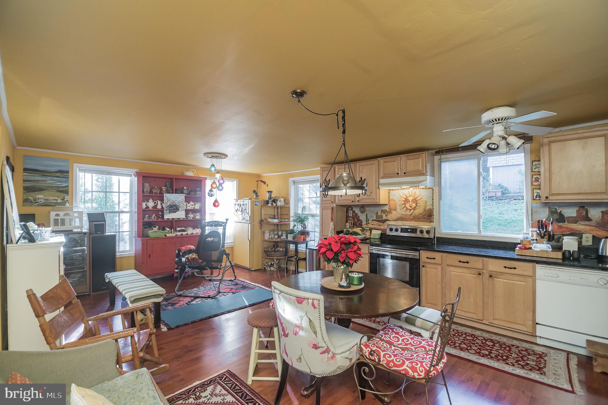 3416 Fox Mill Road Oakton, VA 22124 - Photo 10 of 24