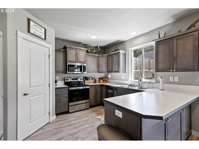 $519,950 | 228 Rockcrest Drive, Lowell, OR 97452