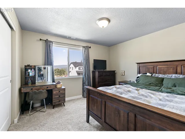 $519,950 | 228 Rockcrest Drive, Lowell, OR 97452