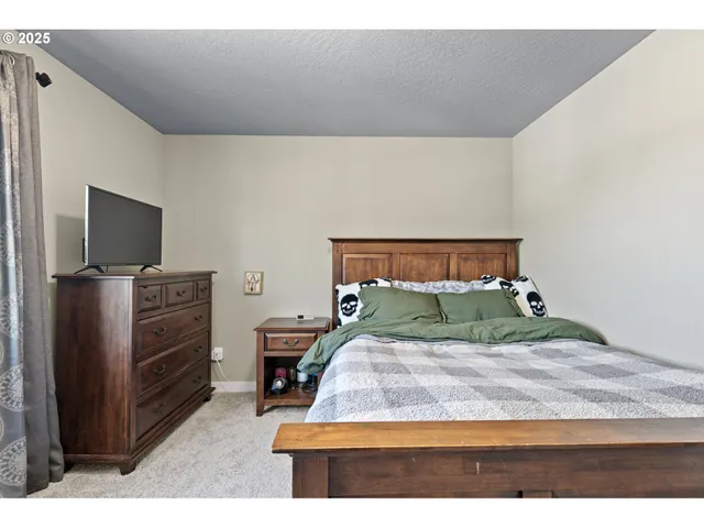 $519,950 | 228 Rockcrest Drive, Lowell, OR 97452