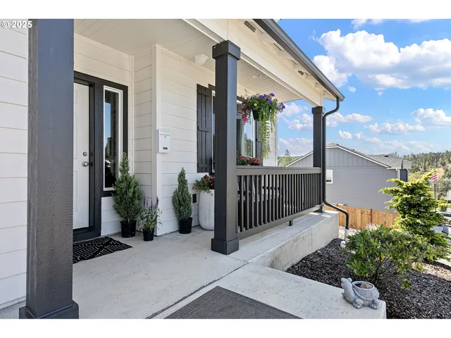 $519,950 | 228 Rockcrest Drive, Lowell, OR 97452