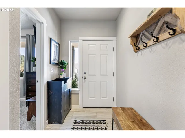 $519,950 | 228 Rockcrest Drive, Lowell, OR 97452