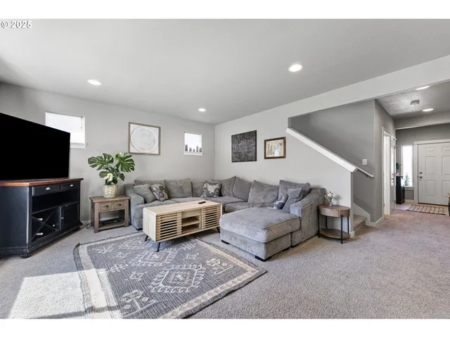 $519,950 | 228 Rockcrest Drive, Lowell, OR 97452