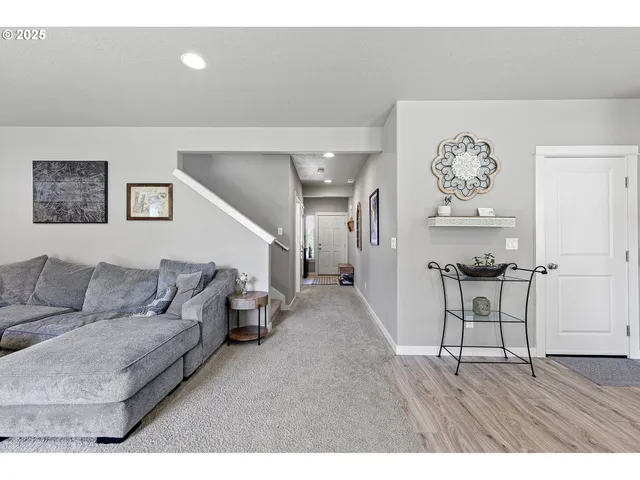 $519,950 | 228 Rockcrest Drive, Lowell, OR 97452