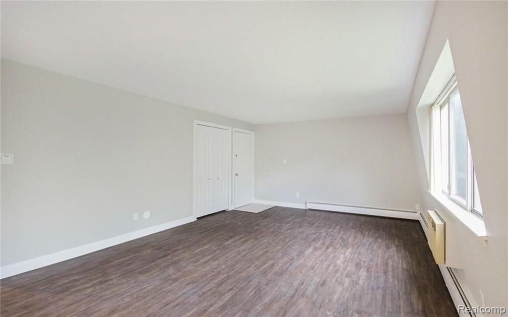 2161 Decker Road, Unit 23 Walled Lake, MI 48390 - Photo 3 of 13
