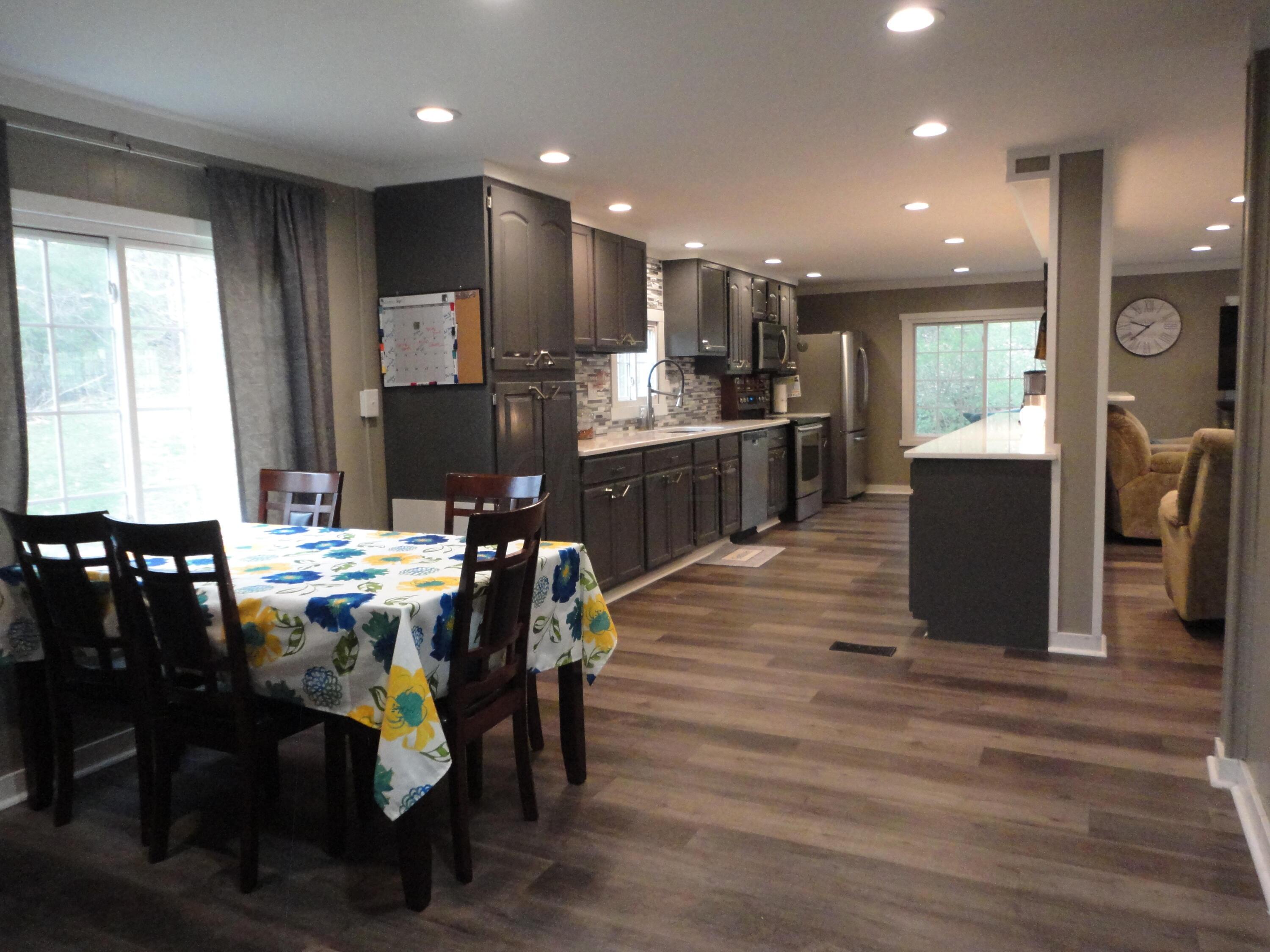 1550 Frame Road Zanesville, OH 43701 - Photo 9 of 27 dining
