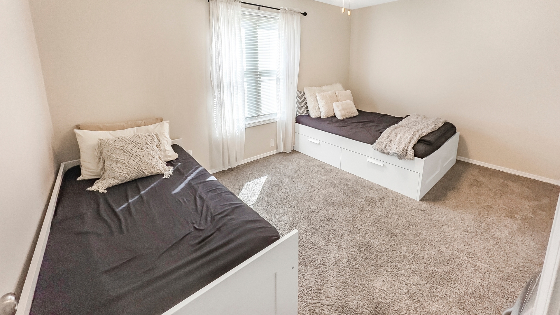 529 White Birch Road Lindenhurst, IL 60046 - Photo 18 of 38 Gallery Image 18