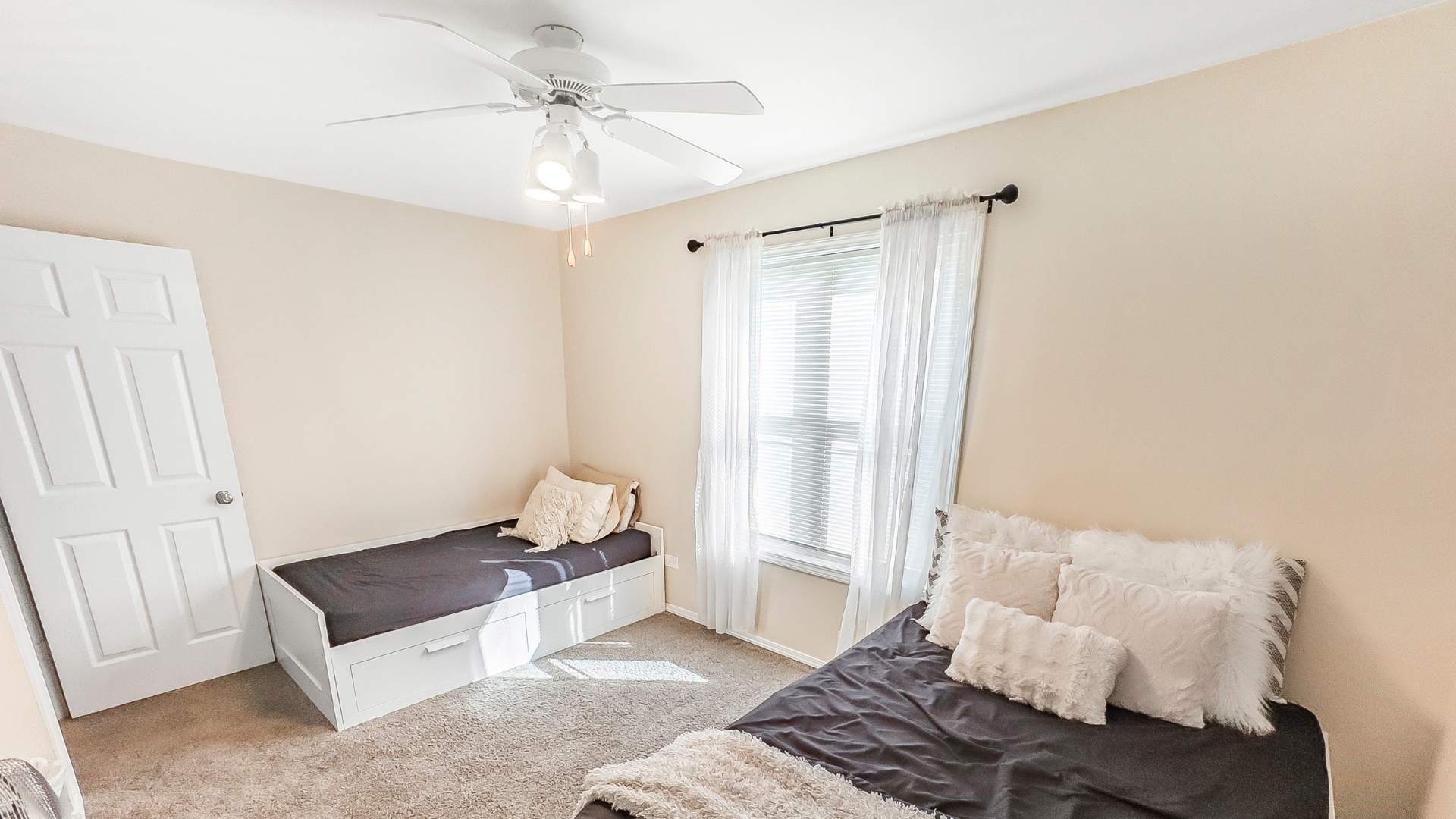 529 White Birch Road Lindenhurst, IL 60046 - Photo 19 of 38 Gallery Image 19
