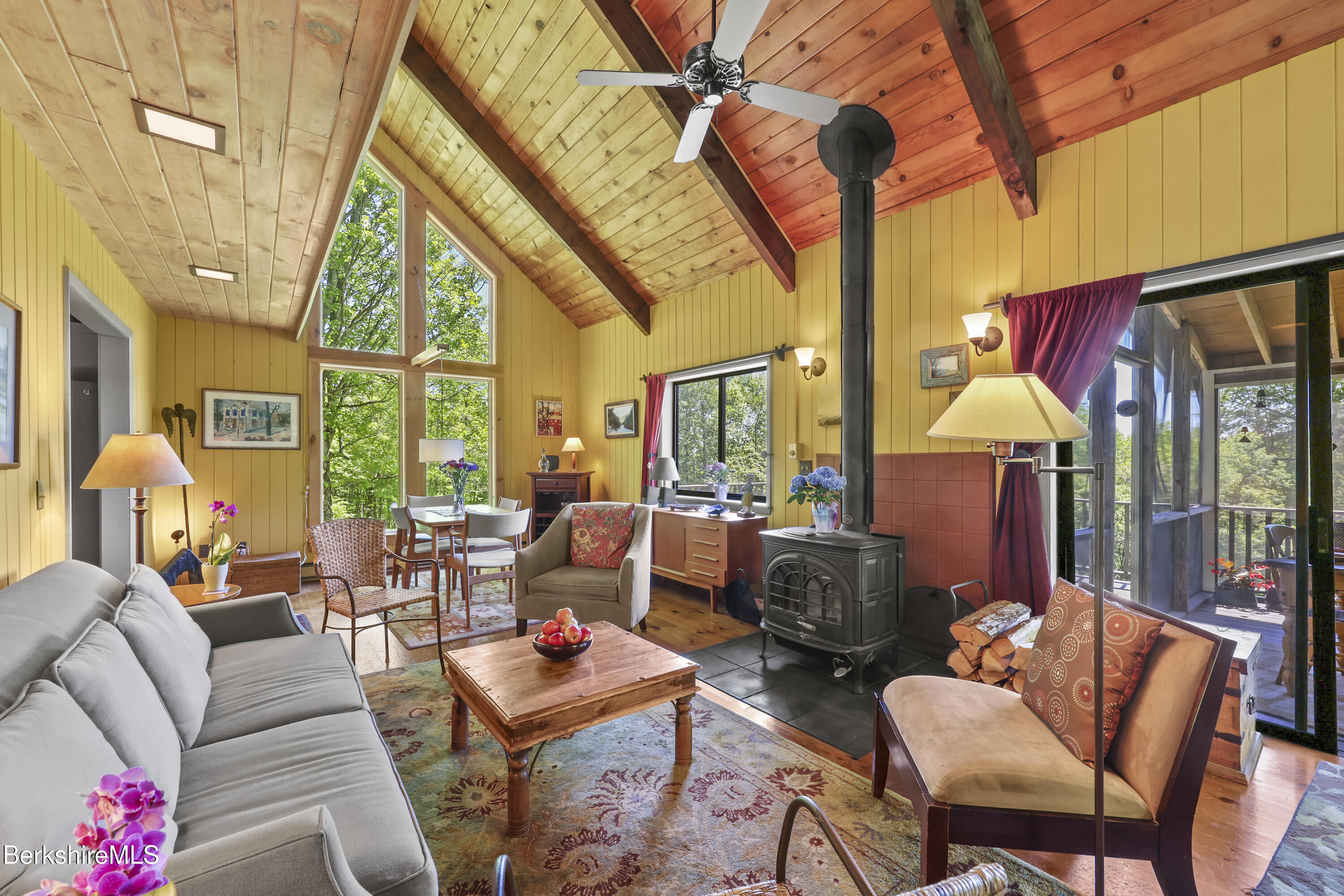 109 Stebbins Road Otis, MA 01253 - Photo 9 of 66 100 Great Room
