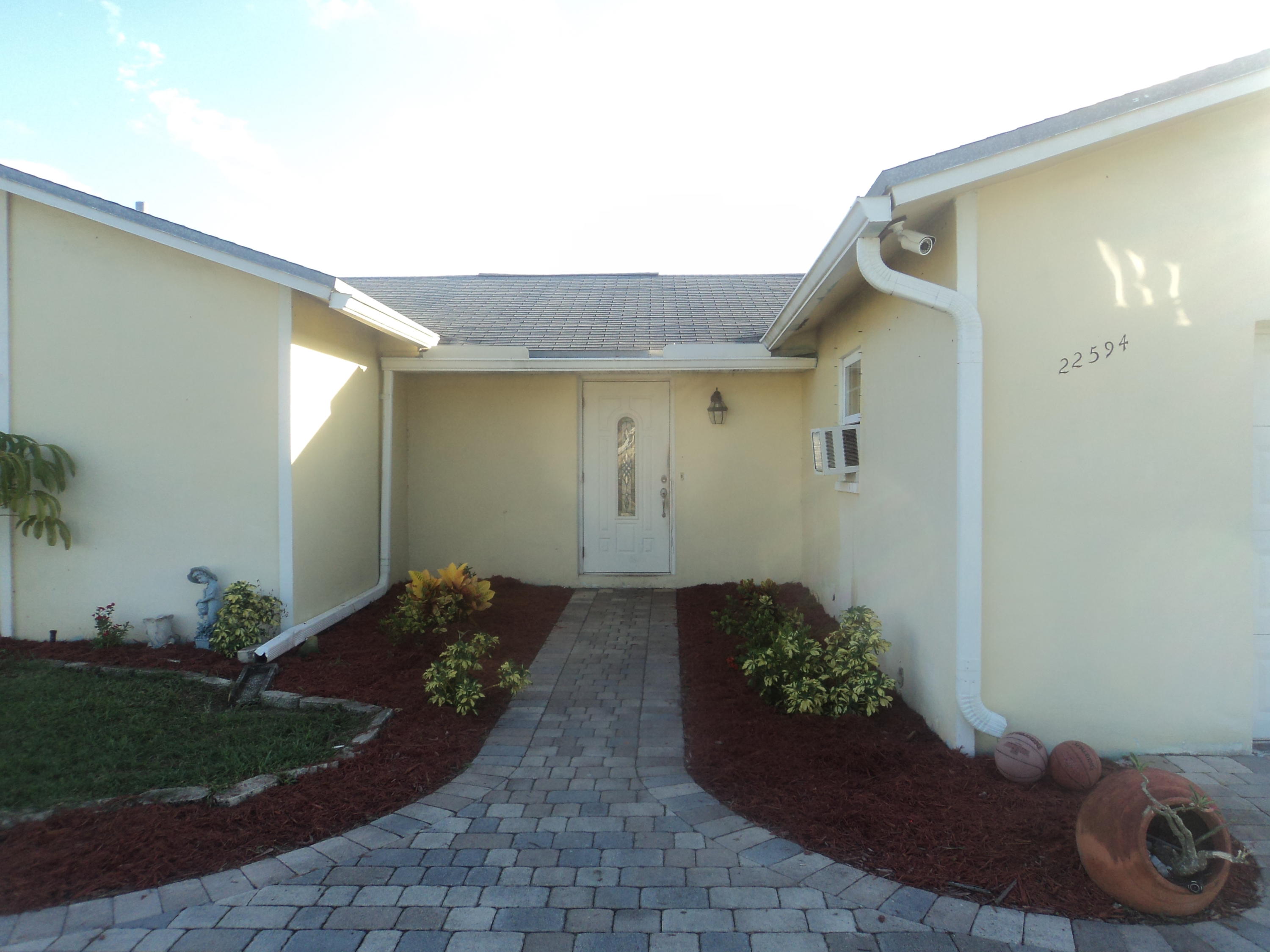 22594 Southwest 65th Terrace Boca Raton, FL 33428 - Photo 2 of 31 DSC04404