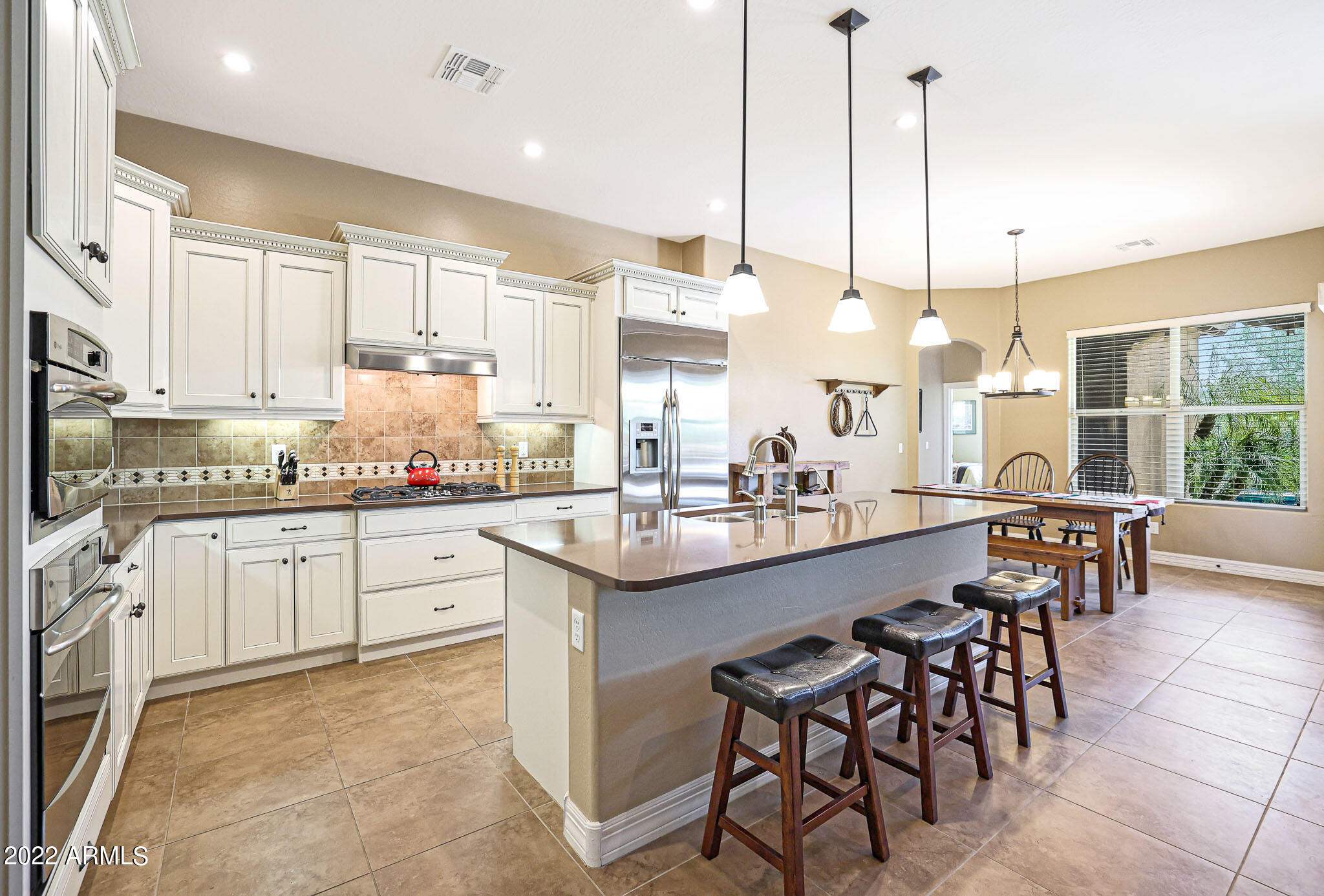 18333 West Desert Trumpet Road Goodyear, AZ 85338 - Photo 32 of 124 Breakfast Bar