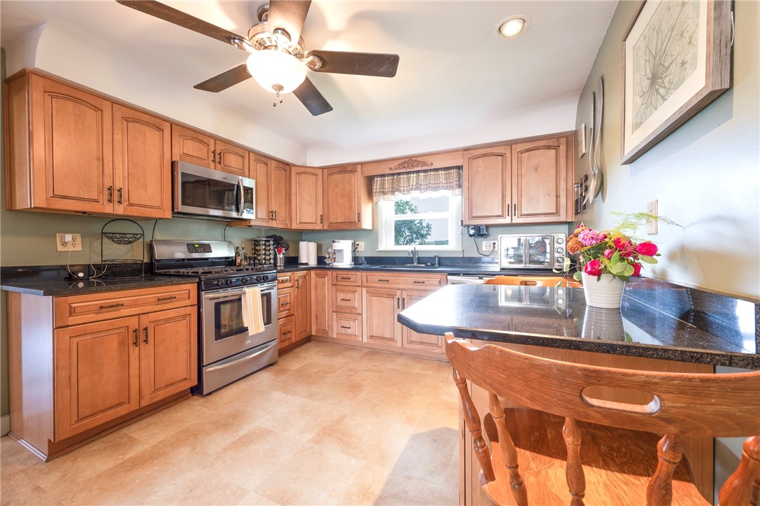 292 Bertenshaw Road Woonsocket, RI 02895 - Photo 7 of 20