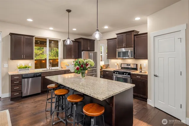 $924,999 | 6509 128th Place Southwest, Edmonds, WA 98026