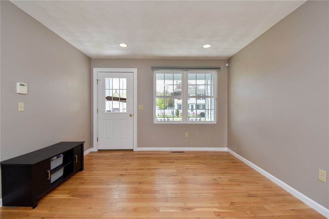 39 Hornbeam Road Coventry, RI 02816 - Photo 17 of 37