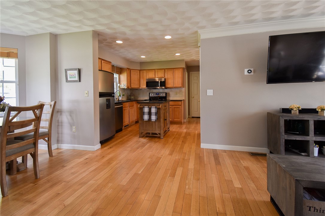 39 Hornbeam Road Coventry, RI 02816 - Photo 9 of 37