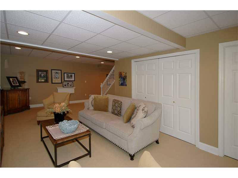 196 Pinkerton Road Wexford, PA 15090 - Photo 22 of 25 Den/Family/Great Room.