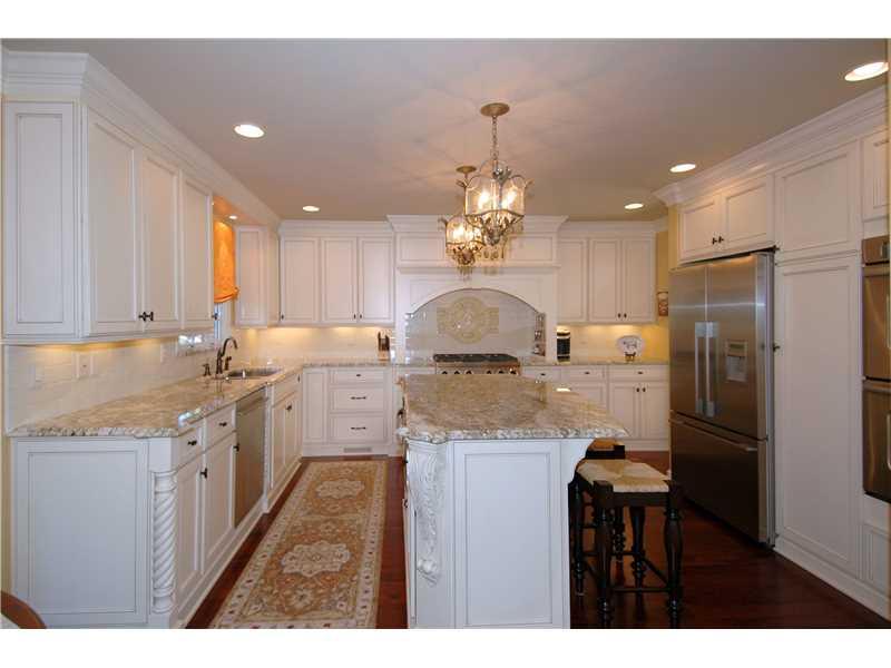 196 Pinkerton Road Wexford, PA 15090 - Photo 4 of 25 Kitchen.