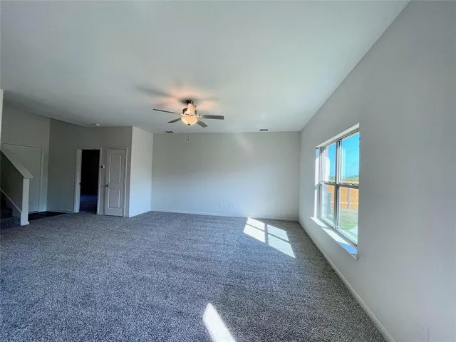 a view of empty room with window