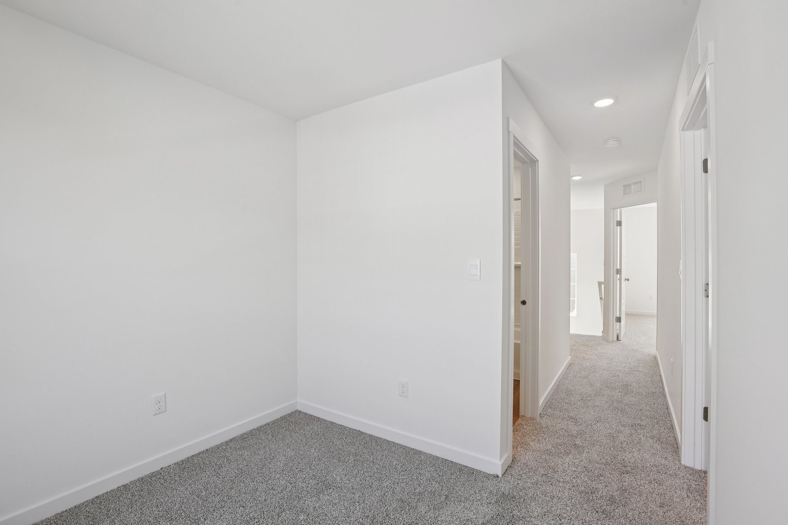 1403 Oakfield Lane Pingree Grove, IL 60140 - Photo 20 of 48 a view of hallway