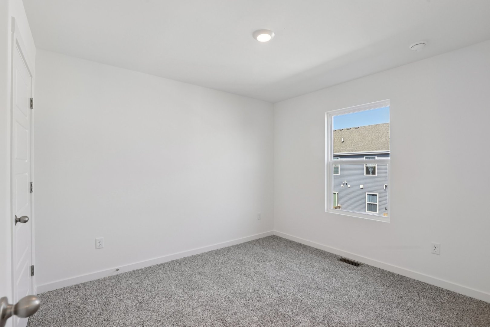 1403 Oakfield Lane Pingree Grove, IL 60140 - Photo 23 of 48 an empty room with a window