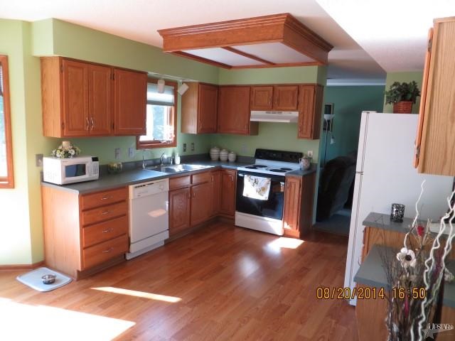 1948 Hawk Spring Court Huntington, IN 46750 - Photo 3 of 21 Gallery Image 3