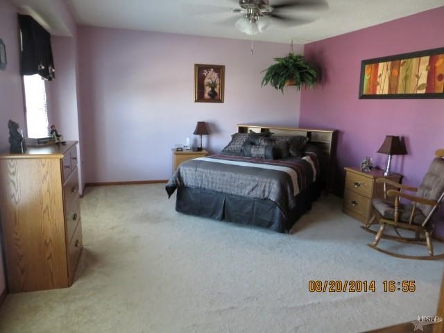 1948 Hawk Spring Court Huntington, IN 46750 - Photo 4 of 21 Gallery Image 4