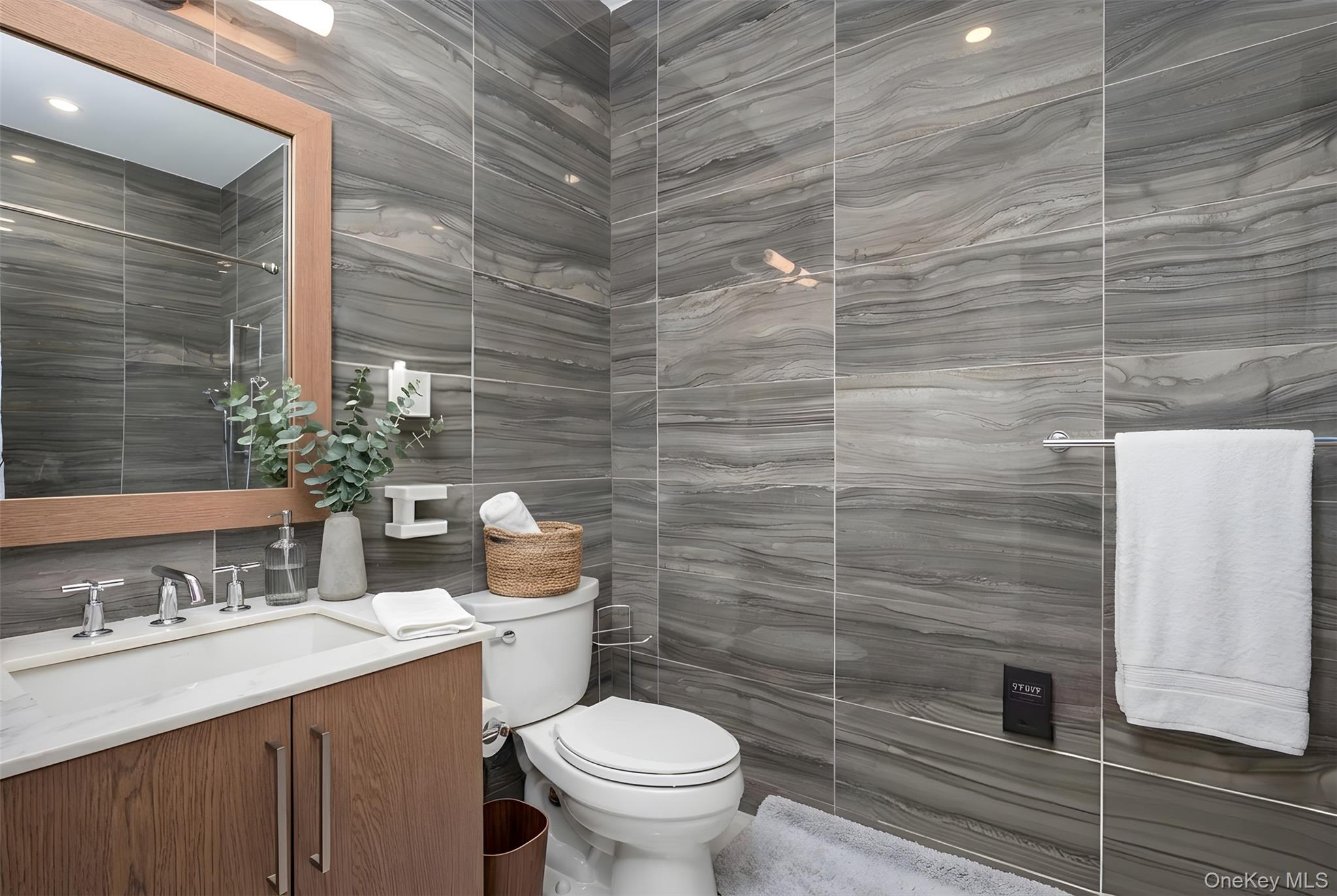 100 Garvies Point Road, Unit 1042 Glen Cove, NY 11542 - Photo 17 of 19