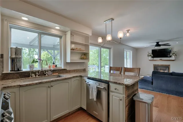 $364,900 | 131 Pleasant Valley Road, Hammond, NY 13646