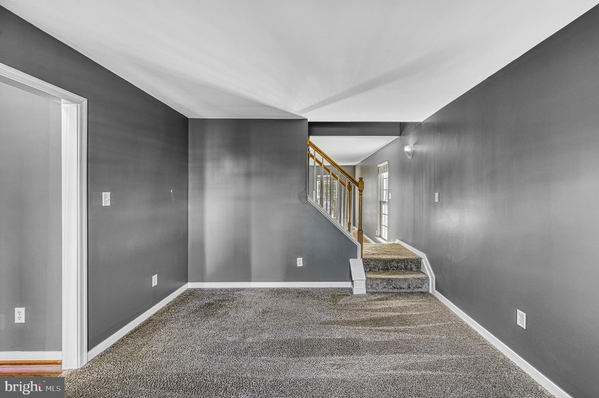 343 Cardinal Road Louisa, VA 23093 - Photo 5 of 48 a view of entryway
