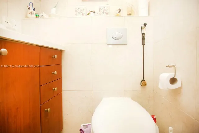 a view of a workspace with furniture