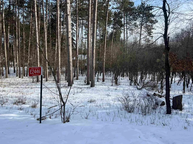 $130,000 | E2446 Lamp Lighter Lane, Waupaca, WI 54981
