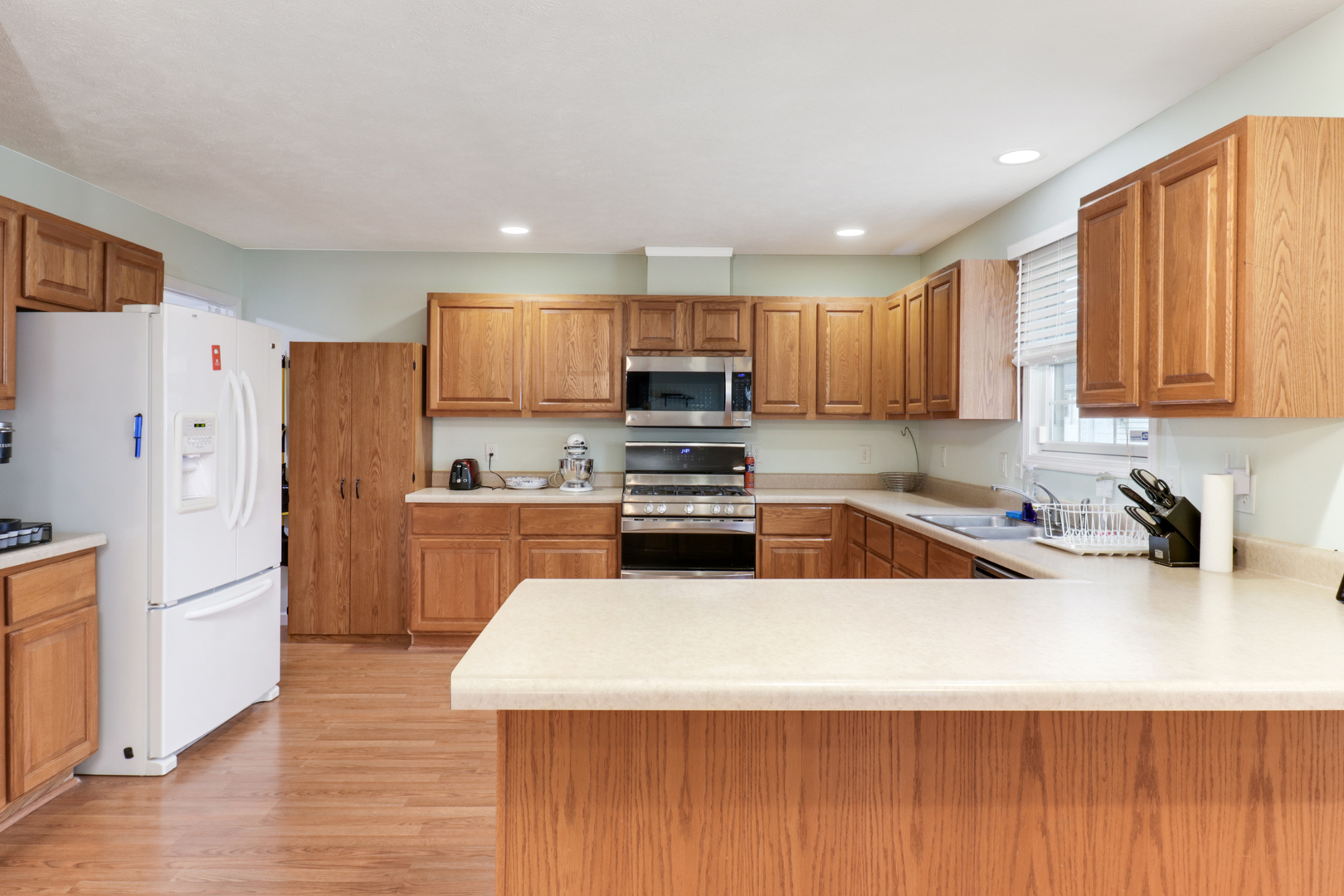 1102 Whitaker Street Normal, IL 61761 - Photo 9 of 39 Gallery Image 9