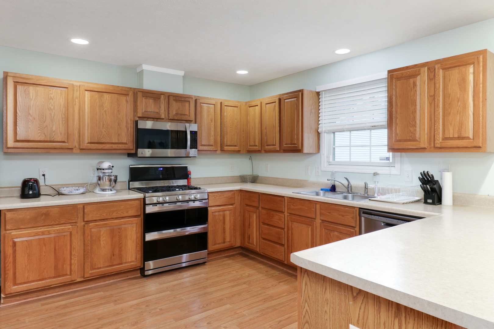 1102 Whitaker Street Normal, IL 61761 - Photo 10 of 39 Gallery Image 10