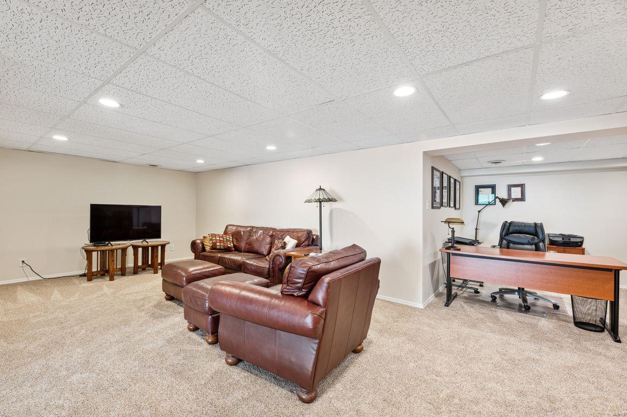 1209 Beaver Creek Road Chesterfield, MO 63017 - Photo 13 of 20 Gallery Image 13