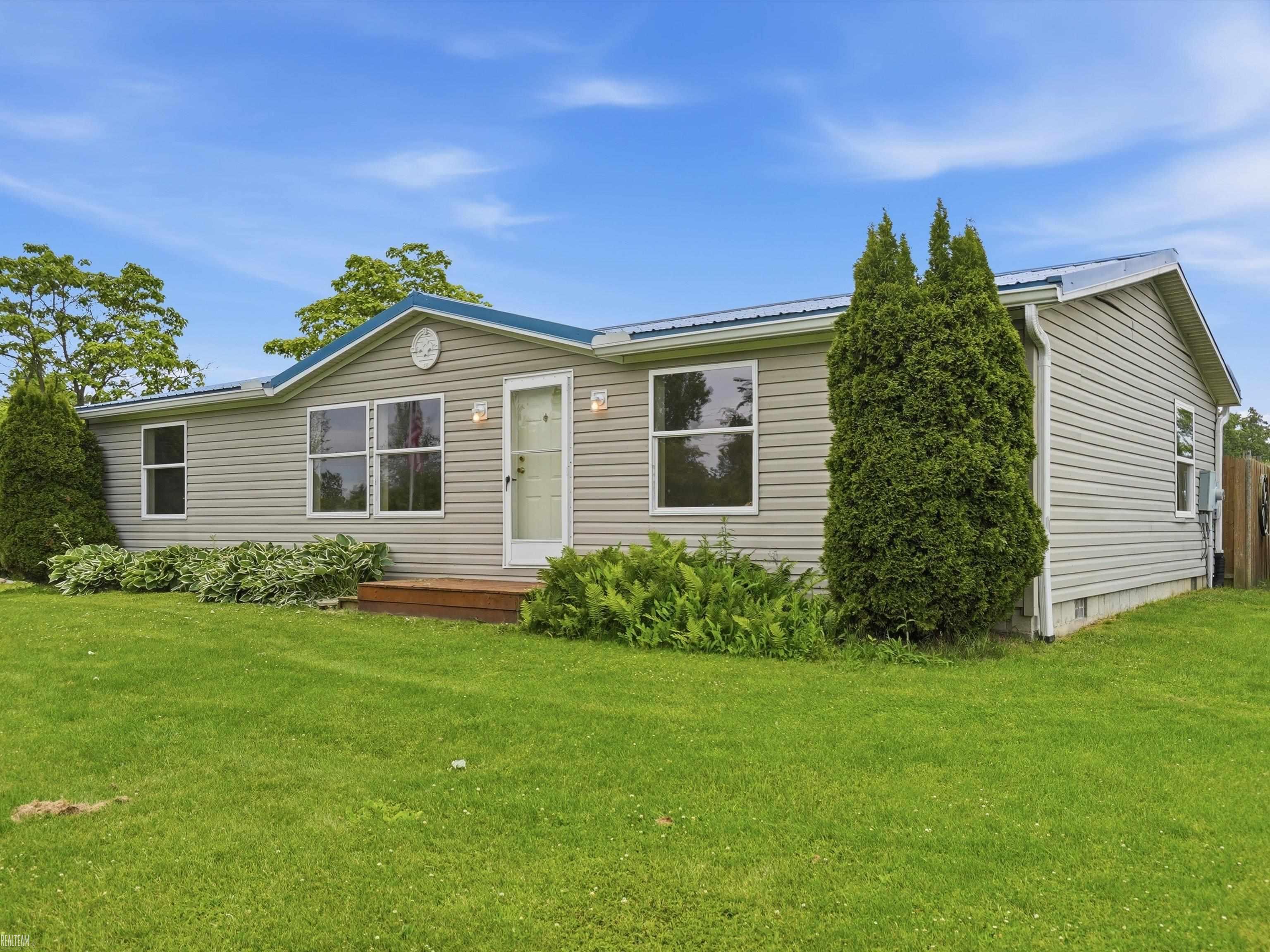 8137 Marquette Road Goodells, MI 48027 - Photo 2 of 41