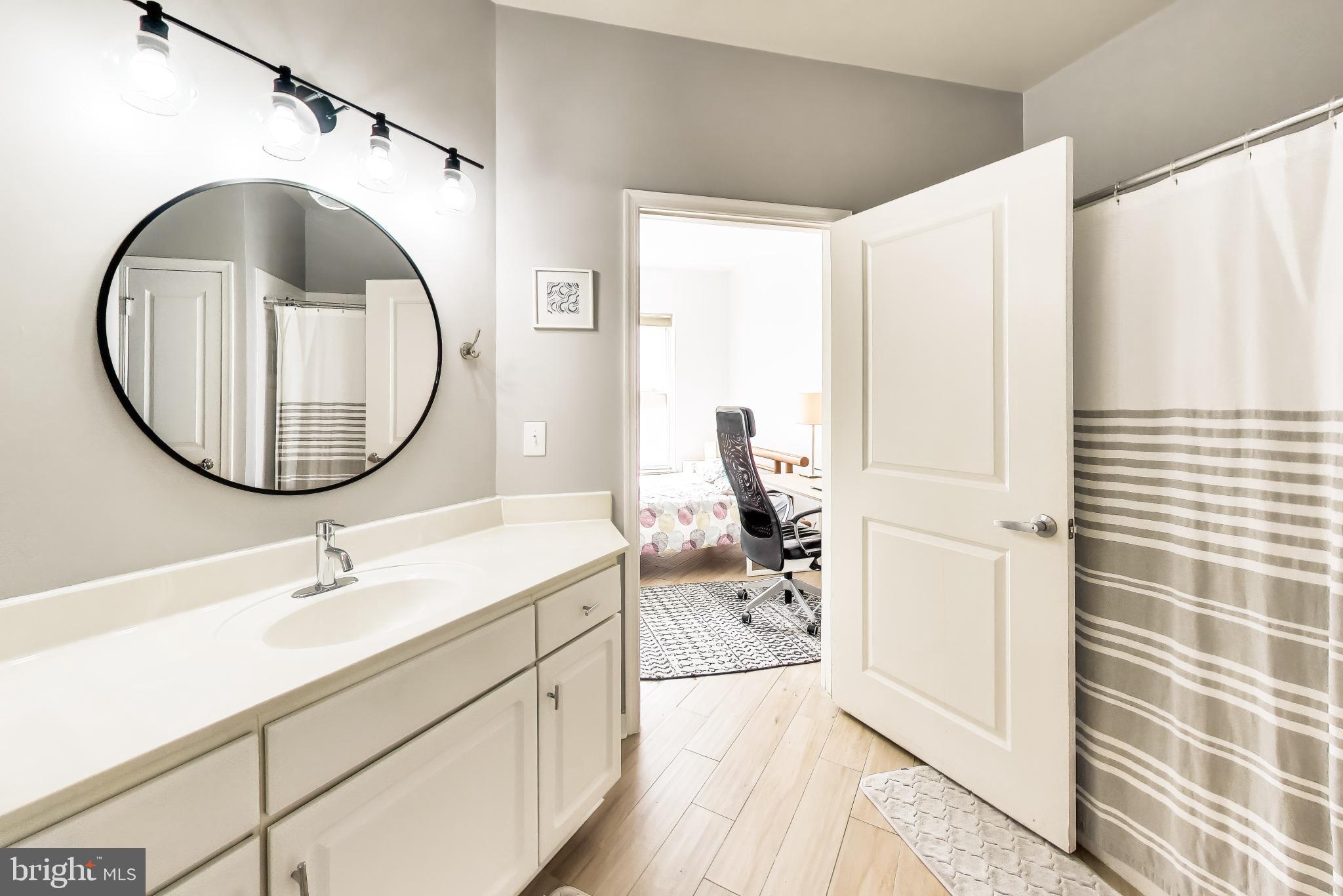 8045 Newell Street, Unit 118 Silver Spring, MD 20910 - Photo 26 of 39 2nd Full bath with tub