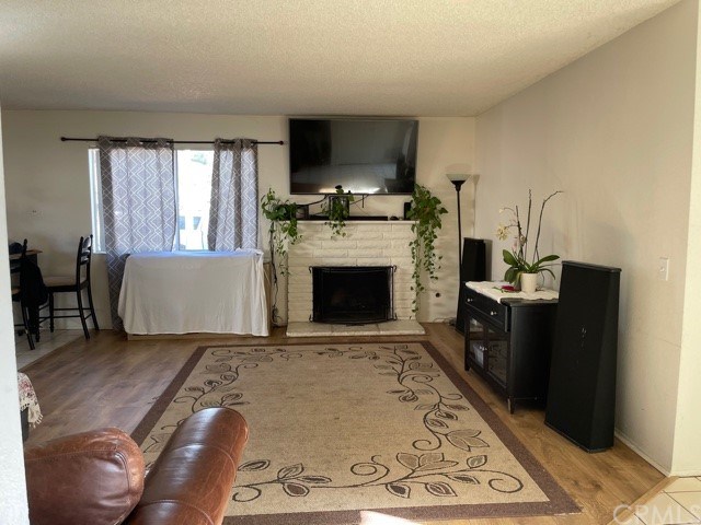 541 Oak Tree Place Escondido, CA 92027 - Photo 2 of 9