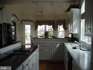1153 South Lefever Drive Lititz, PA 17543 - Photo 6 of 13 Gallery Image 6
