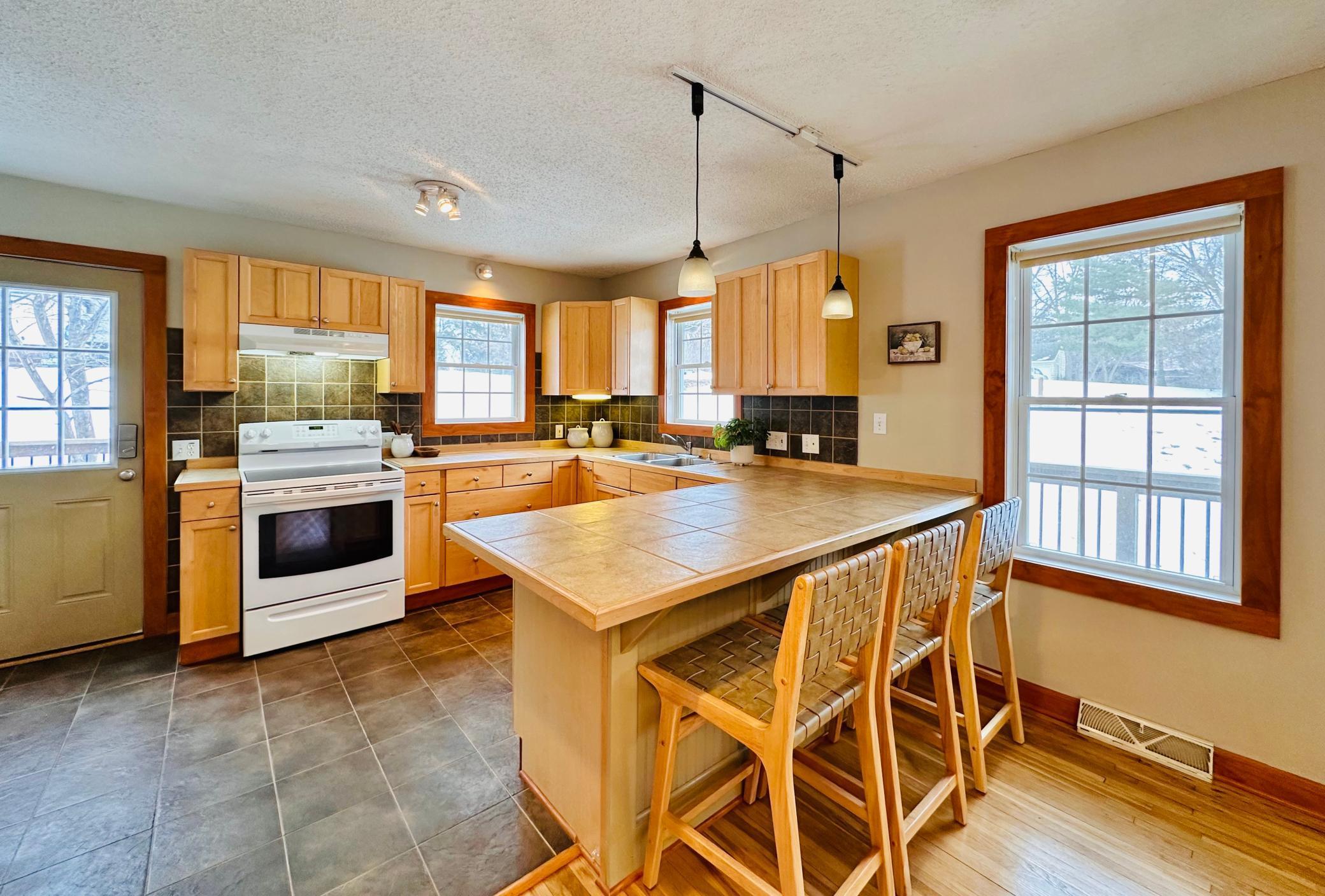 5958 Hillcrest Road Mound, MN 55364 - Photo 5 of 25