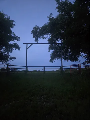 a view of yard with green space