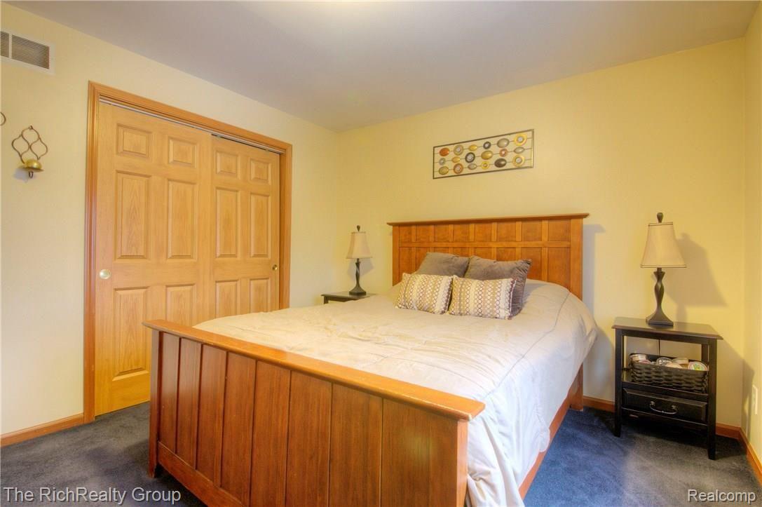 7330 Hitchingham Road Ypsilanti, MI 48197 - Photo 45 of 62 45_fb35.jpg