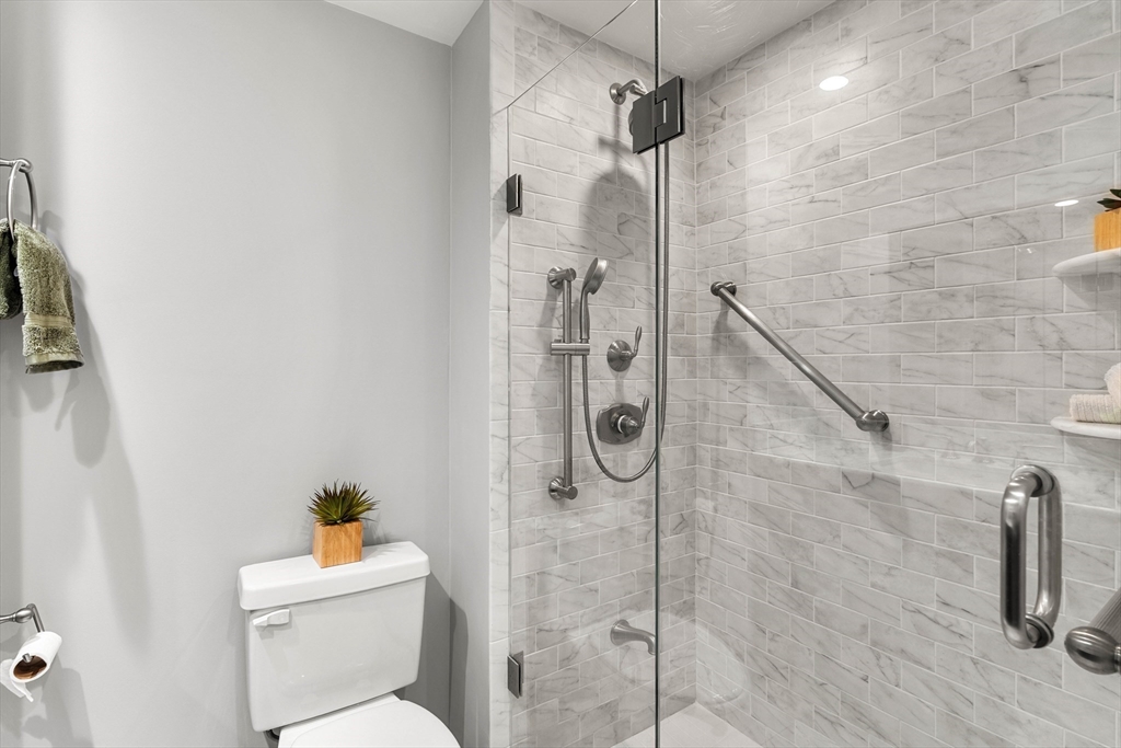 75 Grove Street, Unit 225 Wellesley, MA 02482 - Photo 37 of 41