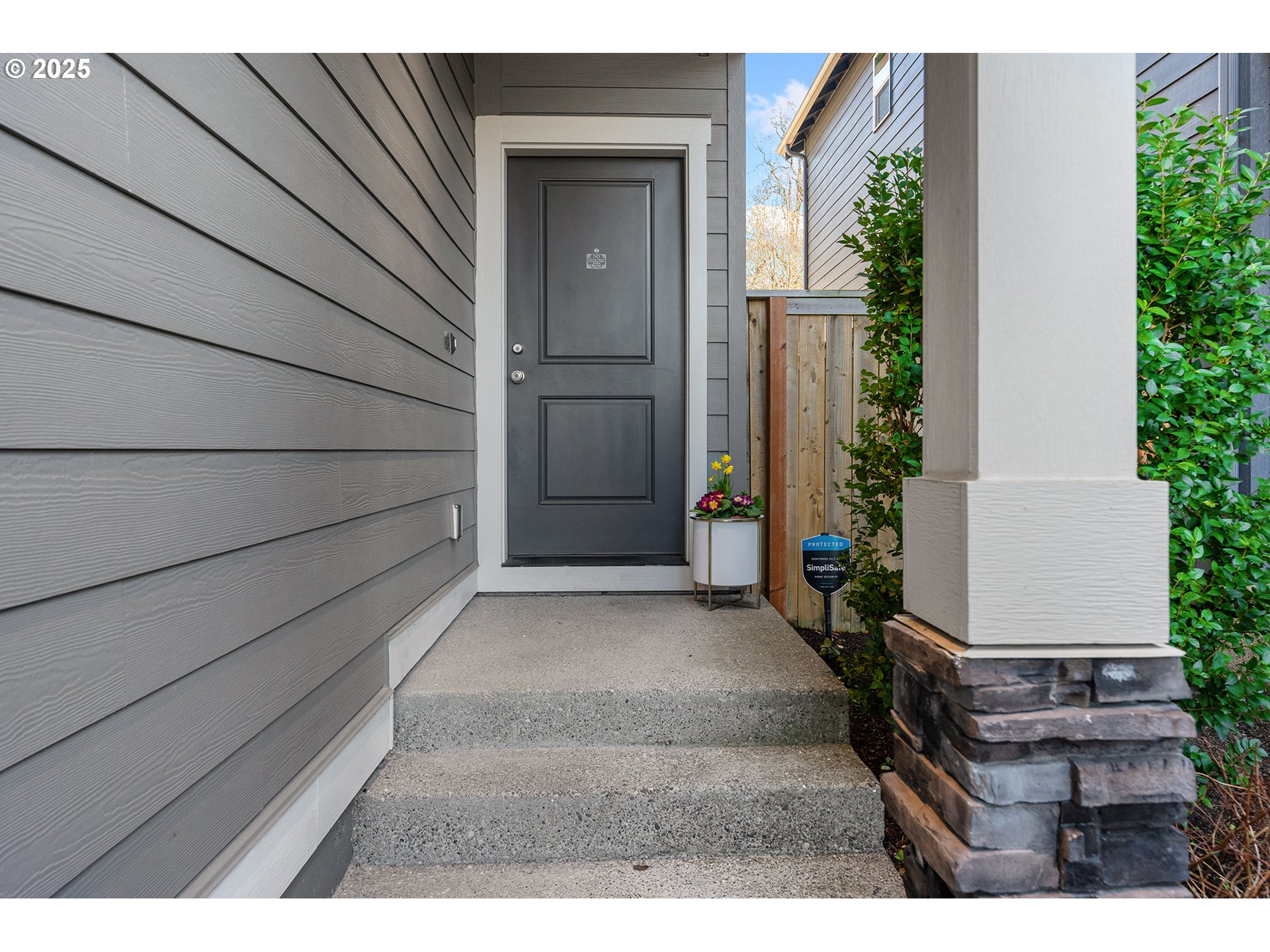 8550 Southwest Schmidt Loop Portland, OR 97224 - Photo 2 of 38 Gallery Image 2