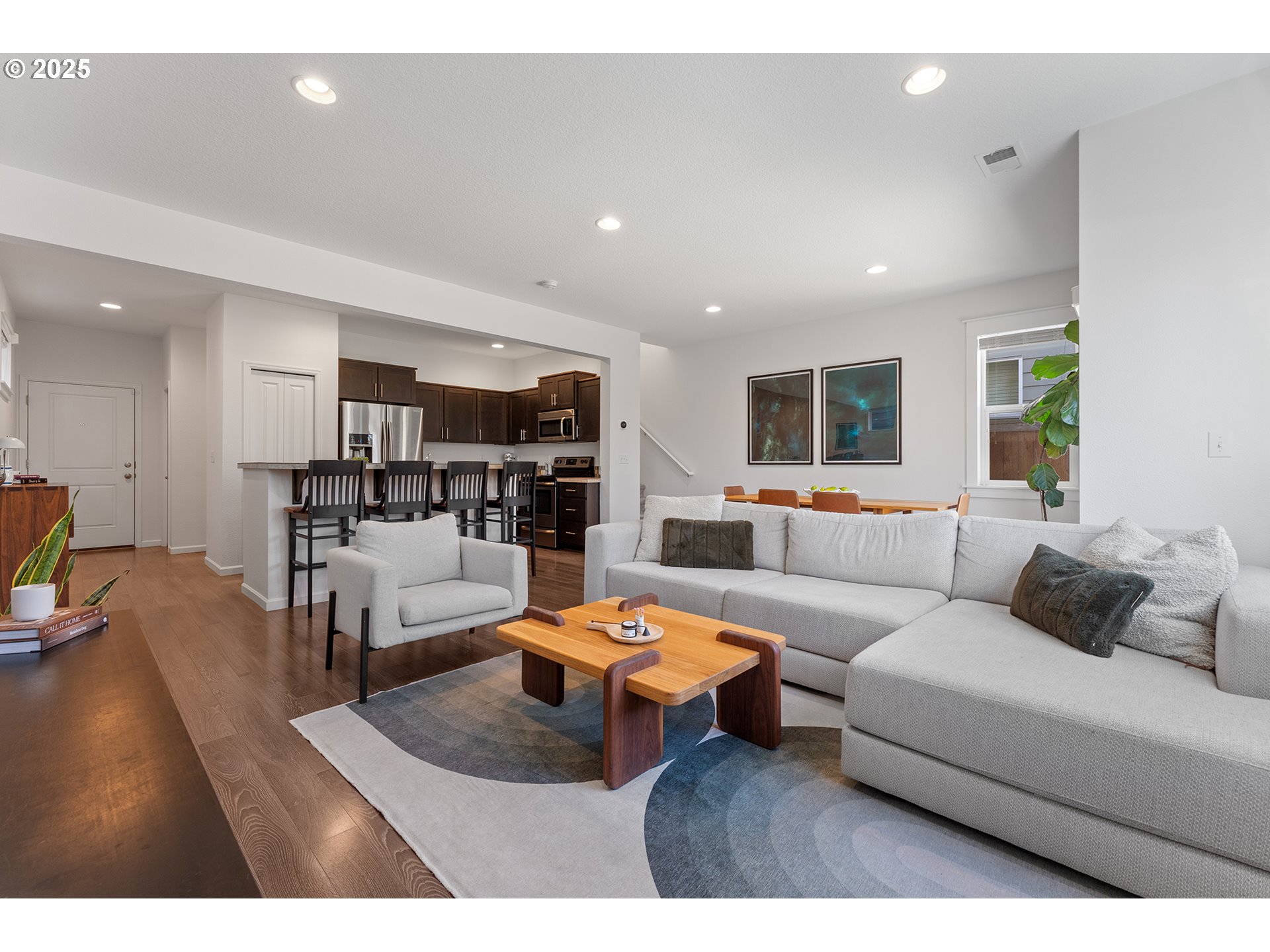 8550 Southwest Schmidt Loop Portland, OR 97224 - Photo 3 of 38 Gallery Image 3