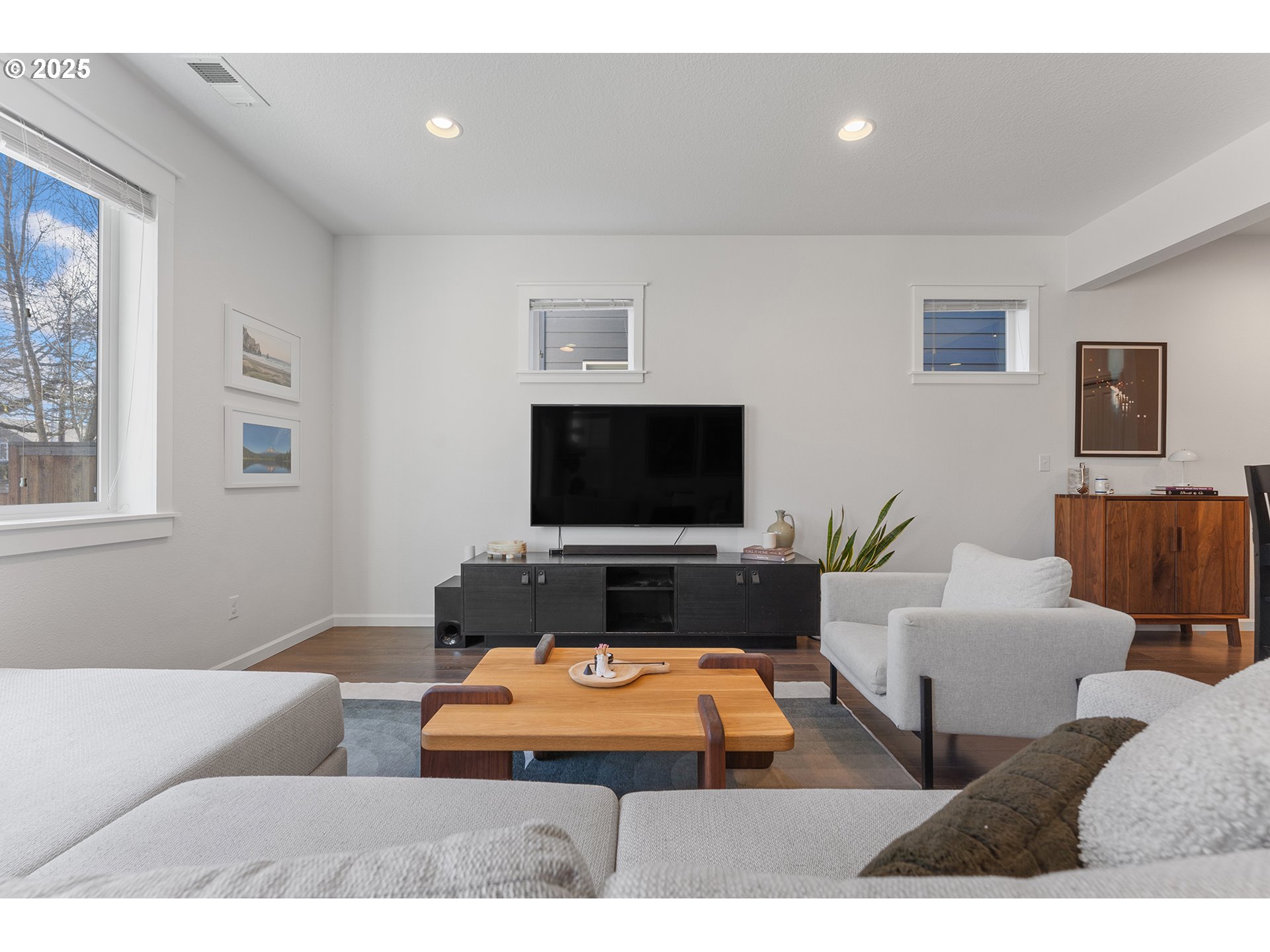 8550 Southwest Schmidt Loop Portland, OR 97224 - Photo 4 of 38 Gallery Image 4